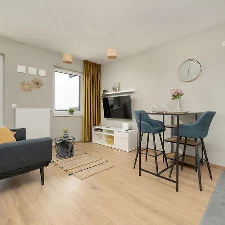 Bright Browary Wroclawskie With Parking By Renters Daire *