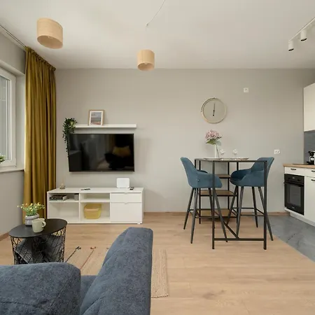Daire Bright Browary Wroclawskie With Parking By Renters